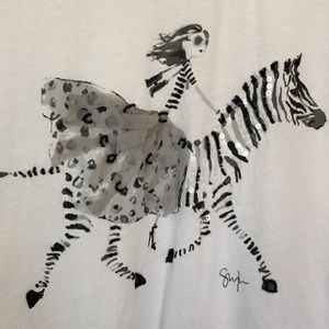 White t shirt with zebra